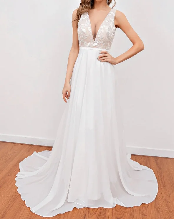 White Embroidery Wedding Dress V-Neck Sleeveless Floor Length Bridal Gown Classic Lace Gown