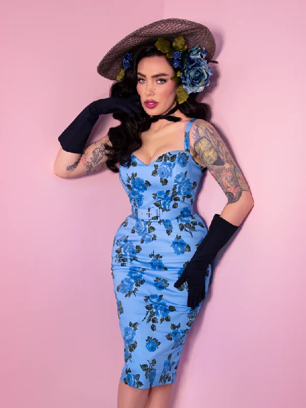 Sweetheart Wiggle Dress in Blue Vintage Roses Smocked unclassified dresses