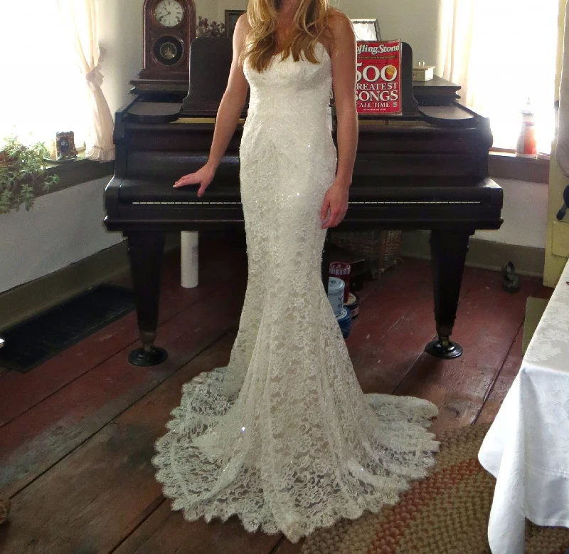 Nicole Miller Lace trumpet style Vintage Lace Gown